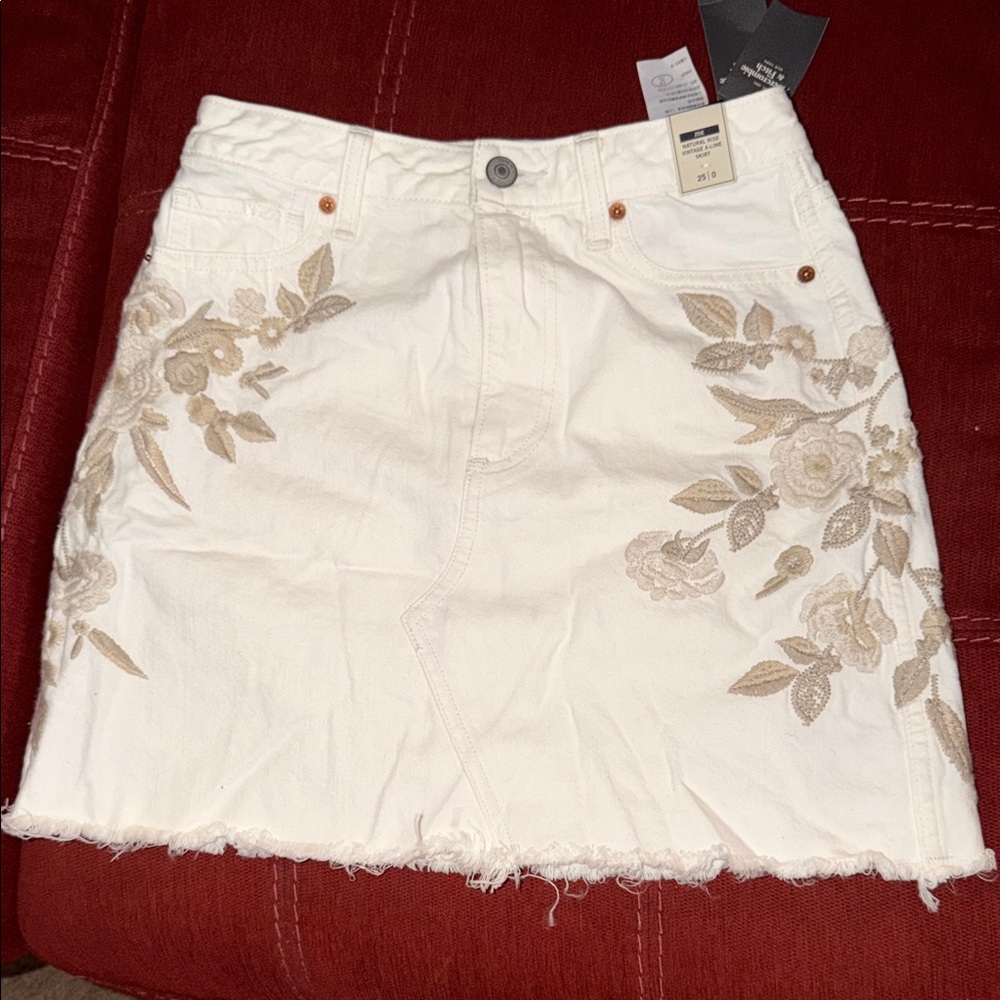 Abercrombie & Fitch White Denim Mini Skirt with Beige Floral Embroidery
